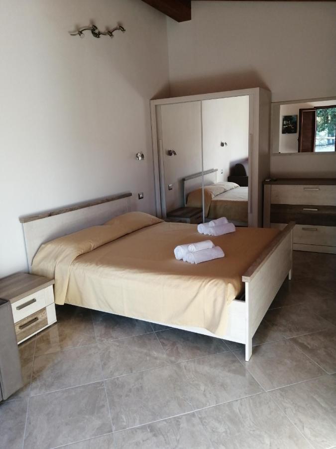 Il Frutteto Bed & Breakfast Torre delle Stelle Ngoại thất bức ảnh